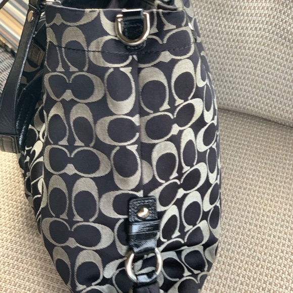 COACH Signature Purse - Picture 6 of 11